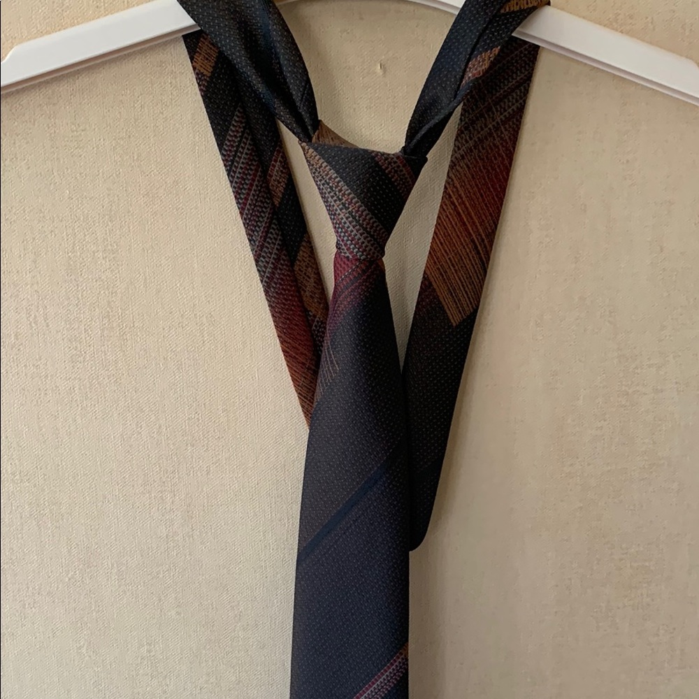 Stylish Black and Brown Tie